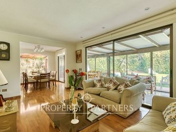 Venta de hermosa y amplia casa en Condominio Ensenada, Peñalolén.