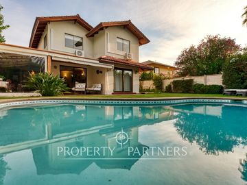 Venta de Hermosa casa en Condominio de Peñalolén
