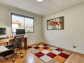 Venta de Hermosa casa en Condominio de Peñalolén