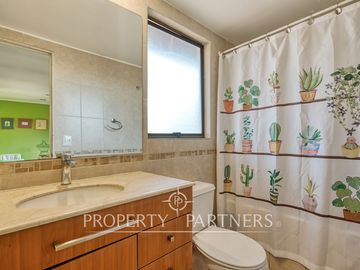 Venta de Hermosa casa en Condominio de Peñalolén