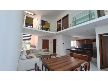 HERMOSA CASA EN PRIVADA EN LADERA DE LA LOMA.