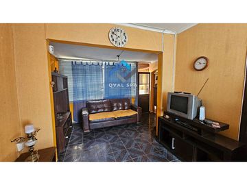 QVAL SPA Permuta o Vende casa Habitacion o Fines comerciales a 20 mt de Alameda y 300 mt Univ. O´Higgins - Acepta Subsidios