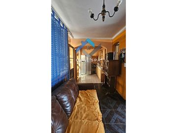 QVAL SPA Permuta o Vende casa Habitacion o Fines comerciales a 20 mt de Alameda y 300 mt Univ. O´Higgins - Acepta Subsidios