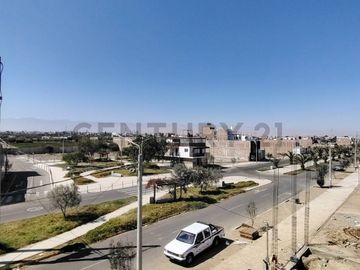 HERMOSA  CASA DE ESTRENO EN VENTA -  URBANIZACION  EL OLIVAR - TACNA
