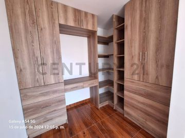 HERMOSA  CASA DE ESTRENO EN VENTA -  URBANIZACION  EL OLIVAR - TACNA