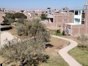 HERMOSA  CASA DE ESTRENO EN VENTA -  URBANIZACION  EL OLIVAR - TACNA