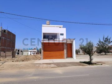 HERMOSA  CASA DE ESTRENO EN VENTA -  URBANIZACION  EL OLIVAR - TACNA
