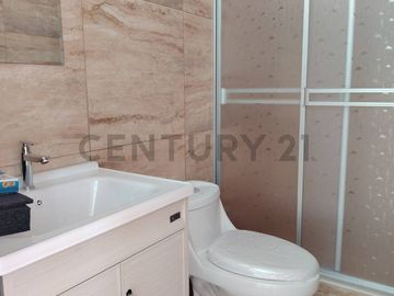 HERMOSA  CASA DE ESTRENO EN VENTA -  URBANIZACION  EL OLIVAR - TACNA