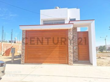HERMOSA  CASA DE ESTRENO EN VENTA -  URBANIZACION  EL OLIVAR - TACNA