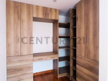 HERMOSA  CASA DE ESTRENO EN VENTA -  URBANIZACION  EL OLIVAR - TACNA