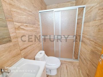 HERMOSA  CASA DE ESTRENO EN VENTA -  URBANIZACION  EL OLIVAR - TACNA