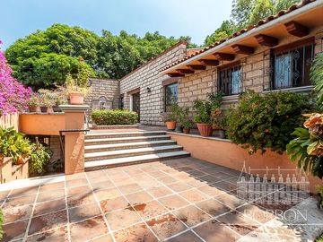 CASA DEL ZAPOTE
