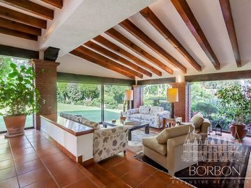 VILLA AMARELA