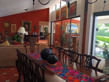 CASA DEL LAUREL