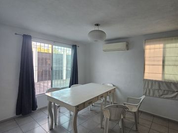 Casa en Venta sobre Avenida Principal – Ciudad Caucel
