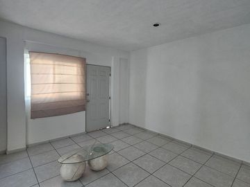 Casa en Venta sobre Avenida Principal – Ciudad Caucel