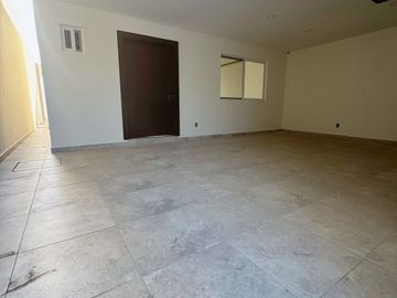 CASA EN VENTA HACIENDA AGUA CALIENTE 4 RECAMARAS