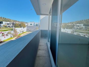 CASA EN VENTA HACIENDA AGUA CALIENTE 4 RECAMARAS