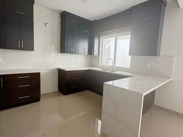 CASA EN VENTA HACIENDA AGUA CALIENTE 4 RECAMARAS