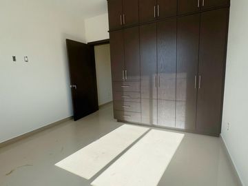 CASA EN VENTA HACIENDA AGUA CALIENTE 4 RECAMARAS