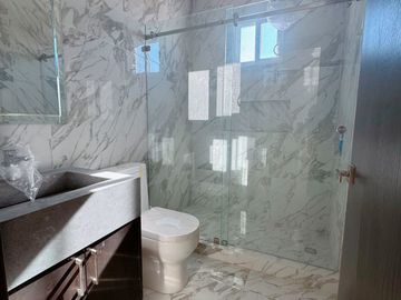 CASA EN VENTA HACIENDA AGUA CALIENTE 4 RECAMARAS