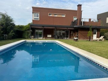 Casa en  alquiler en el Barrio Vistas Puertos Escobar