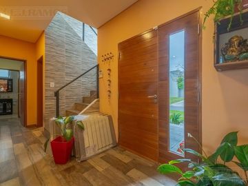 Casa en  alquiler en el Barrio Vistas Puertos Escobar