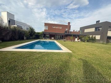 Casa en  alquiler en el Barrio Vistas Puertos Escobar