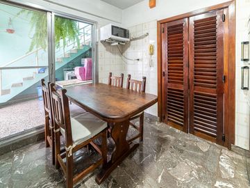 Venta- PH 3 ambientes, patio, terraza, local y cochera cub- Villa Libertad