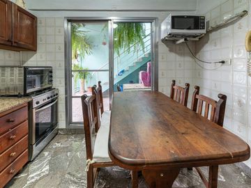 Venta- PH 3 ambientes, patio, terraza, local y cochera cub- Villa Libertad