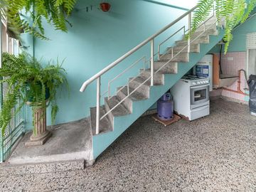 Venta- PH 3 ambientes, patio, terraza, local y cochera cub- Villa Libertad