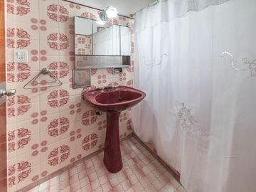 Venta- PH 3 ambientes, patio, terraza, local y cochera cub- Villa Libertad