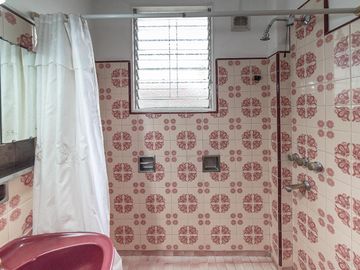 Venta- PH 3 ambientes, patio, terraza, local y cochera cub- Villa Libertad