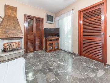 Venta- PH 3 ambientes, patio, terraza, local y cochera cub- Villa Libertad