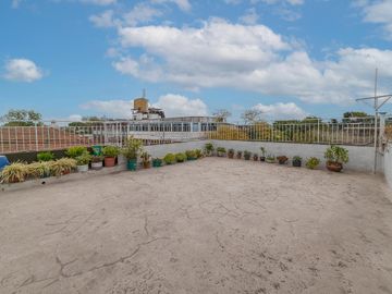 Venta- PH 3 ambientes, patio, terraza, local y cochera cub- Villa Libertad