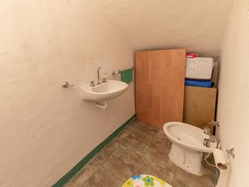 Venta- PH 3 ambientes, patio, terraza, local y cochera cub- Villa Libertad