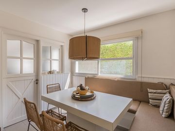 Casa de 500m2 en excelente estado, con terraza y pileta en Abril Club De Campo, Barrio Los Robles