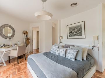 Casa de 500m2 en excelente estado, con terraza y pileta en Abril Club De Campo, Barrio Los Robles