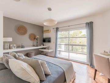 Casa de 500m2 en excelente estado, con terraza y pileta en Abril Club De Campo, Barrio Los Robles