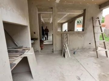 Casa en venta - 3 Dormitorios 2 Baños - Cochera - 300Mts2 - City Bell