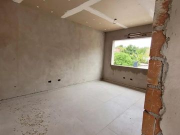 Casa en venta - 3 Dormitorios 2 Baños - Cochera - 300Mts2 - City Bell