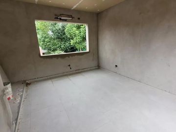 Casa en venta - 3 Dormitorios 2 Baños - Cochera - 300Mts2 - City Bell
