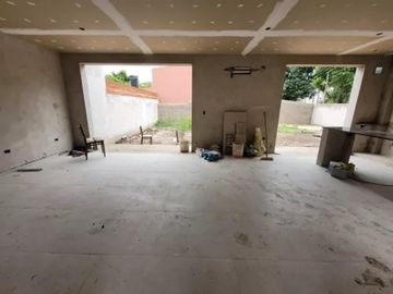 Casa en venta - 3 Dormitorios 2 Baños - Cochera - 300Mts2 - City Bell