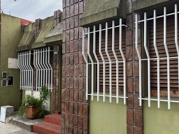 Departamento tres ambientes al frente en P. H