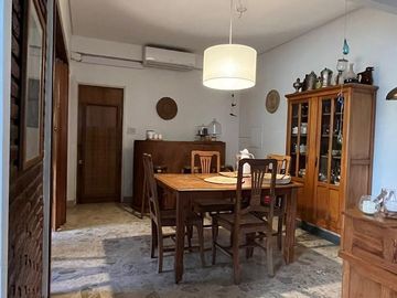 Departamento tres ambientes al frente en P. H