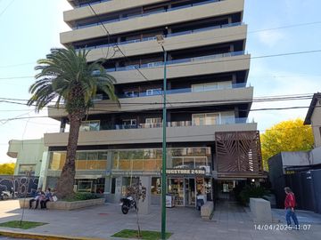 Departamento de dos ambientes con cochera cubierta-Ituzaingo Norte
