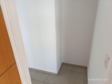 Departamento de dos ambientes con cochera cubierta-Ituzaingo Norte