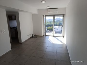 Departamento de dos ambientes con cochera cubierta-Ituzaingo Norte