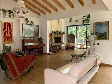 Venta de Hermosa Casa en El Retiro Sector Los Salados Naturaleza