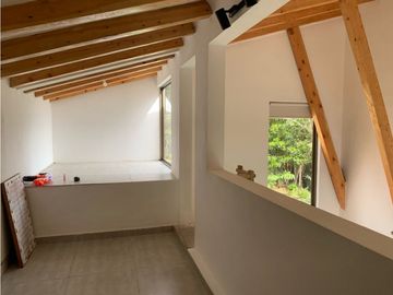 Venta de Hermosa Casa en El Retiro Sector Los Salados Naturaleza